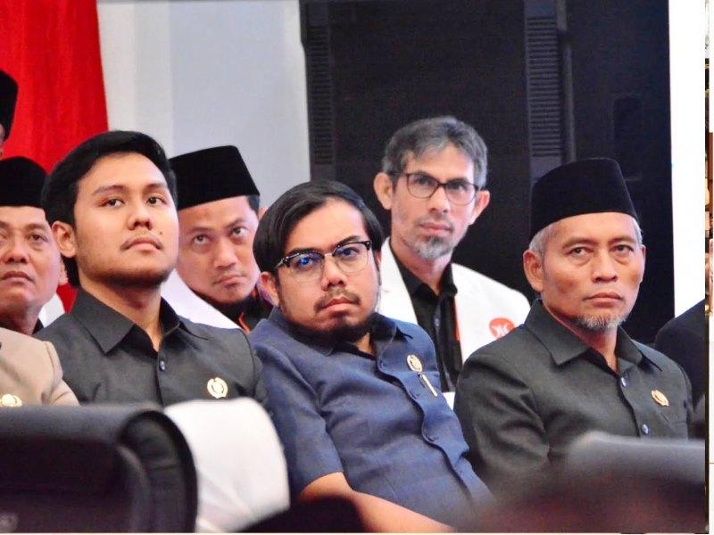 <b>Anggota DPRD Riau Hadiri Paripurna Penyampaian Pidato Perdana Wali Kota Pekanbaru</b>
