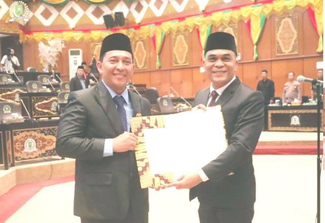 <b>Ketua DPRD Riau Resmi Lantik Sumardany Gantikan Agung Nugroho</b>