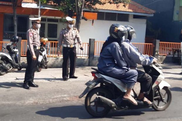 Seorang Montir Tewas Terjerat Benang Layangan Saat Jajal Sepeda Motor, Urat Leher Hampir Putus