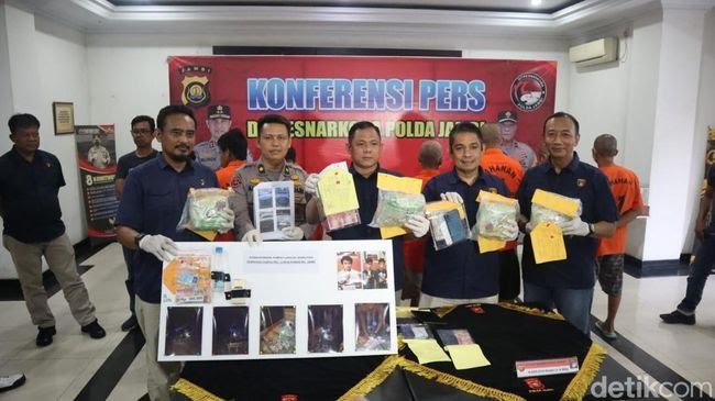 Tergiur Dapat Uang Banyak, Oknun ASN Riau Ini Mau Jadi Kurir Sabu. Begitu Ditangkap di Jambi, Baru Ngaku Nyesal