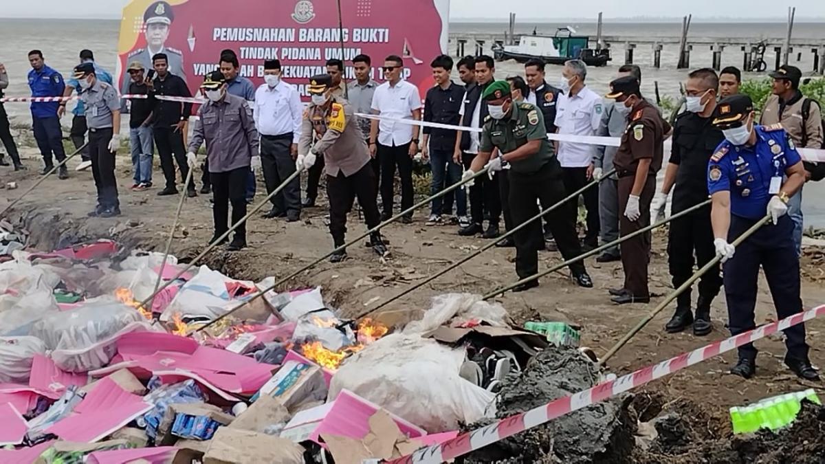 Tiga dari 56 Barang Bukti yang Dilelang Kejari Bengkalis Laku Terjual, Ada yang Seharga Rp1 Miliar Lebih