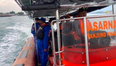 bdiduga-terjatuh-saat-kapal-alami-gangguan-mesin-johan-dilaporkan-hilang-di-selat-riaub