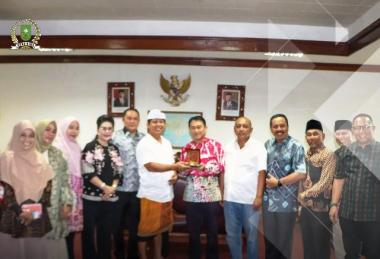 wakil-ketua-dprd-riau-bersama-banmus-kunker-ke-dprd-bali