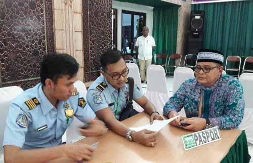 Gubernur Riau Andi Rachman Serahkan Kasus Sekda Kota Dumai yang Jadi Tersangka Kasus Korupsi kepada Pihak Berwajib