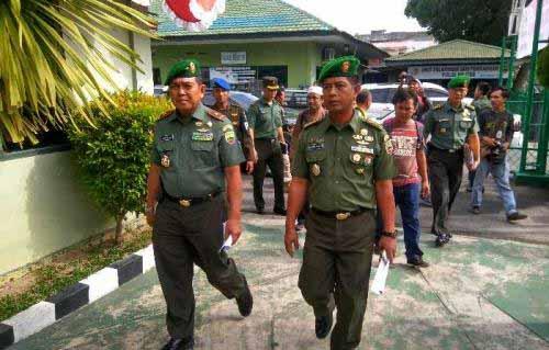Danrem 031/Wirabima Minta Maaf, Begini Kronologi Pemicu Aksi Oknum TNI Pukul dan Tendang Motor Polantas di Pekanbaru