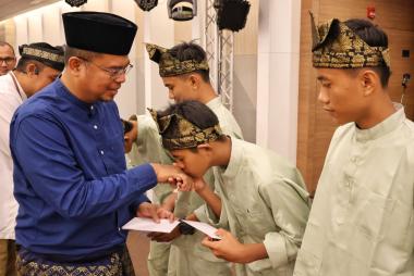 bberbagi-kebahagiaan-di-momen-alih-kelola-phr-santuni-230-anak-yatimb