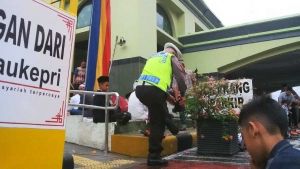 Di Sela-sela Tugas, Polisi Tak Lupa Beribadah, Kapolresta: 252 Titik Salat Idul Adha di Pekanbaru Berjalan Aman