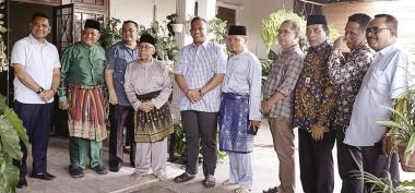 bkali-pertama-dalam-sejarah-rokan-hulu-bupati-dan-wabup-anjangsana-ke-para-pemimpin-terdahulub