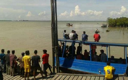 Bercengkrama di Atas Pompong yang Hendak Merapat ke Dermaga, 2 Pelajar di Meranti Tercebur dan Hilang di Laut