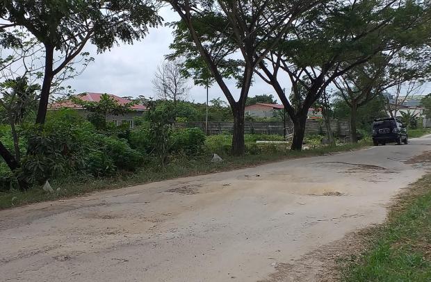 Kondisi Jalan Asofa Pekanbaru Memprihatinkan, Berbahaya bagi Pengendara