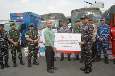 bbrk-syariah-dan-ojk-riau-salurkan-bantuan-logistik-untuk-korban-banjir-aceh-tamiangb
