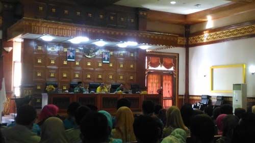 Bupati Siak Tak Ikhlas Status Guru Honorer SLTA di Daerahnya Dilimpahkan ke Provinsi Riau: Kalau Ada Anak yang Bodoh, Bukan Gubernurnya yang Malu