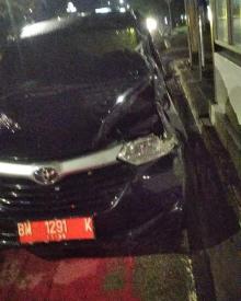 mobil-dinas-pemkab-kuantan-singingi-kecelakaan-di-pekanbaru-diduga-dibawa-sang-anak-pejabat