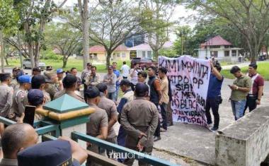 bsatpol-pp-siak-dinilai-tak-berdaya-tegakkan-perda-terhadap-thm-black-sweetb