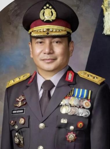 b-irjen-herry-heryawan-gantikan-irjen-mohammad-iqbal-sebagai-kapolda-riaub