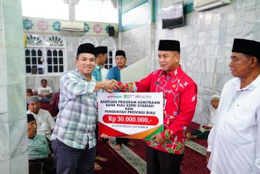 bkomitmen-csr-brk-syariah-di-bulan-ramadan-salurkan-bantuan-rp30-juta-untuk-masjid-alikhlasb