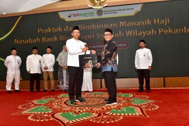 binisiasi-praktik-manasik-haji-perkuat-layanan-spiritual-nasabahb