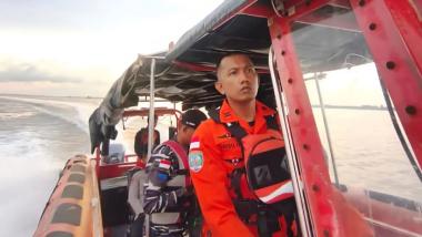 bbaru-pulang-berobat-penumpang-kapal-lompat-ke-laut-dan-hilang-di-tengah-pelayaran-menuju