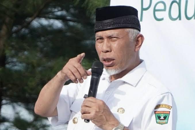 <b>Pernah Mengenyam Pendidikan SD di Dumai dan Bisa Kuliah karena Jualan Koran, Ini Profil Mahyeldi Gubernur Sumatra Barat 2025-2030</b>