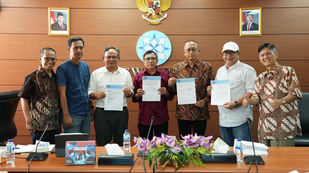 <b>Tanda Tangani SK Panitia, Dua Kubu PWI Sepakat Kongres Persatuan Diselenggarakan Paling Lambat 30 Agustus 2025</b>