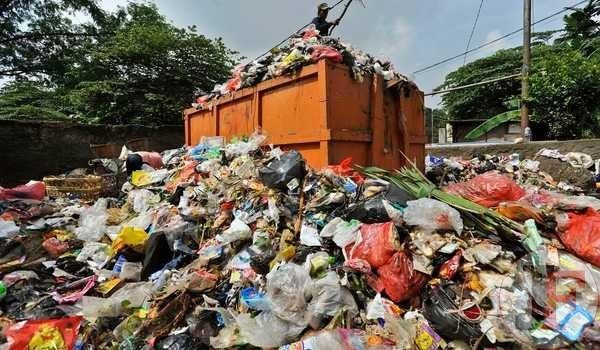 Sudah Ada Dua Tersangka, tapi belum Kunjung Disidangkan, Kasus Tumpukan Sampah di Pekanbaru Jalan di Tempat?