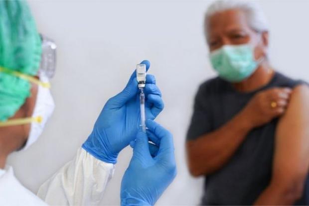 Hoaks Diklaim Sebabkan Vaksinasi Covid-19 di Riau Masih Rendah