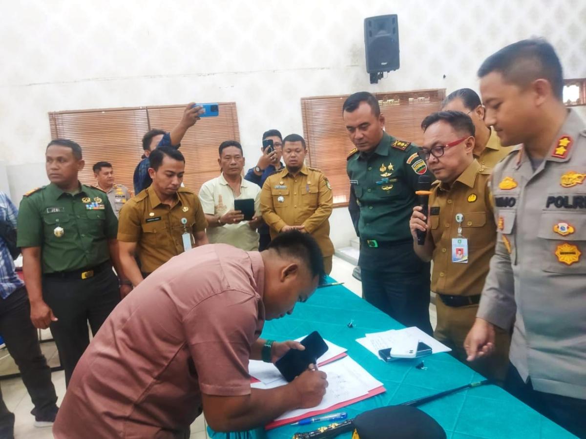 Pemkab Bengkalis bersama TNI dan Polri Gelar Mediasi Atas Konflik Masyarakat Sakai dan PT Panahatan