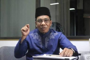 bminta-mekanisme-pengadaan-diubah-dprd-riau-dorong-pembelian-seragam-smasmk-diserahkan-kepada-orang