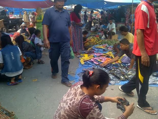 Akibat Kabut Asap, Transaksi Jual Beli di Pasar Kopar Rohil Lesu
