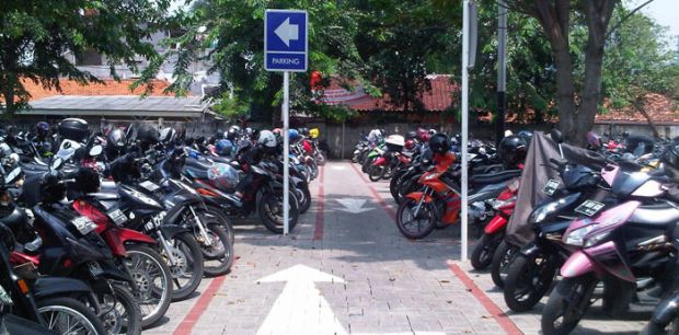 Khawatir akan Menimbulkan Gejolak, Pemprov Riau Rekomendasikan Perda Kenaikan Tarif Parkir di Pekanbaru Dibatalkan
