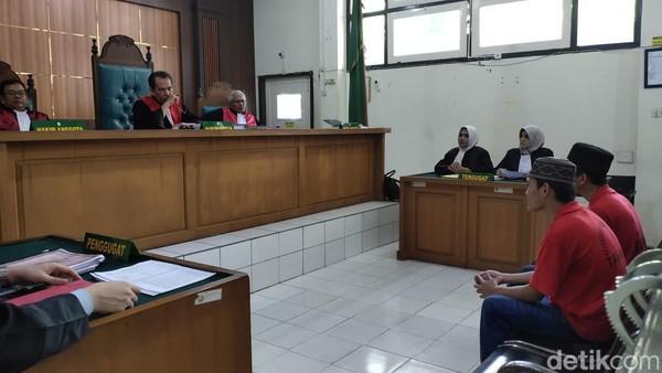 Bawa 5,7 Kilogram Sabu dari Rokan Hilir Riau, Dua Kurir Asal Surabaya Dituntut 15 Tahun Penjara di Sumsel