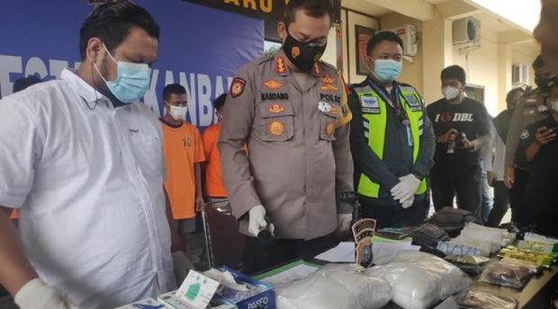Pria Berinisial MM Ditangkap di Dalam Pesawat yang Hendak Lepas Landas dari Bandara SSK II Pekanbaru