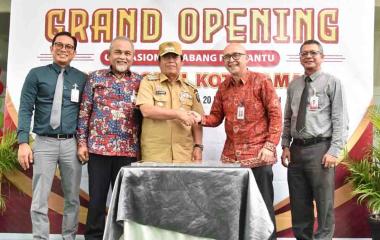 brk-syariah-raih-3-penghargaan-dari-bpkh-award-dua-pegawai-terima-reward-umrah
