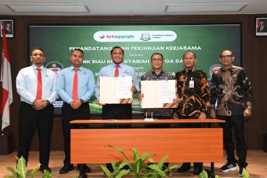 bperkuat-mitigasi-risiko-brk-syariah-dan-kejari-lingga-teken-kerja-sama-hukum-perdata-dan-tunb