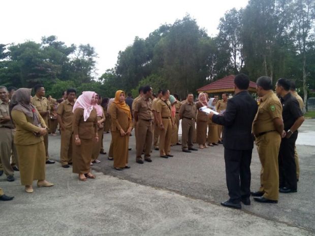 Di Jatim Anggota DPRD 100, Pegawainya Juga 100… Nah, di Riau DPRD-nya 65, Pegawainya 300