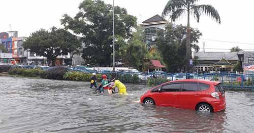 Mengapa Setiap Hujan Kota Pekanbaru Sering Direndam Banjir?