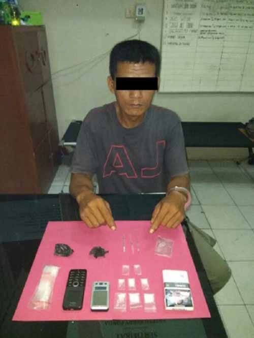 Oknum Honorer Satpol PP Kampar Ditangkap Polisi karena Kasus Narkoba, Dirinya Tak Berkutik Saat Rumahnya di Dusun Kotobangun Salo Digerebek