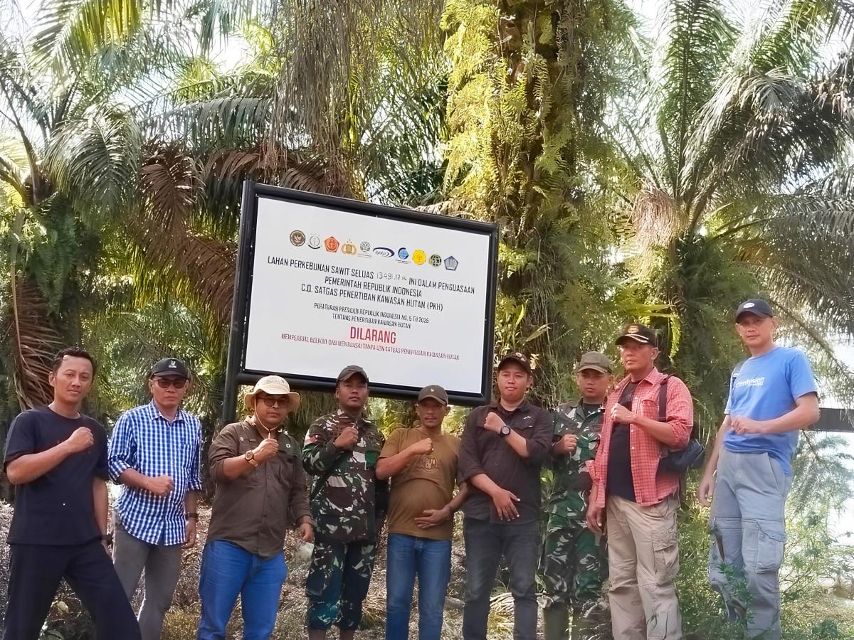 <b>13.000 Hektar Areal di Kampar Disegel Satgas PKH</b>