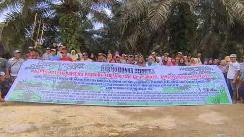 <b>Petani Sawit Riau Unjuk Rasa, Minta Presiden Prabowo Atasi Mafia Tanah</b>