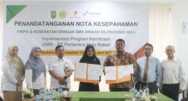 Tingkatkan Kualitas SDM Riau, PHR-Umri Kolaborasi Pembinaan Sekolah Bidang Kimia