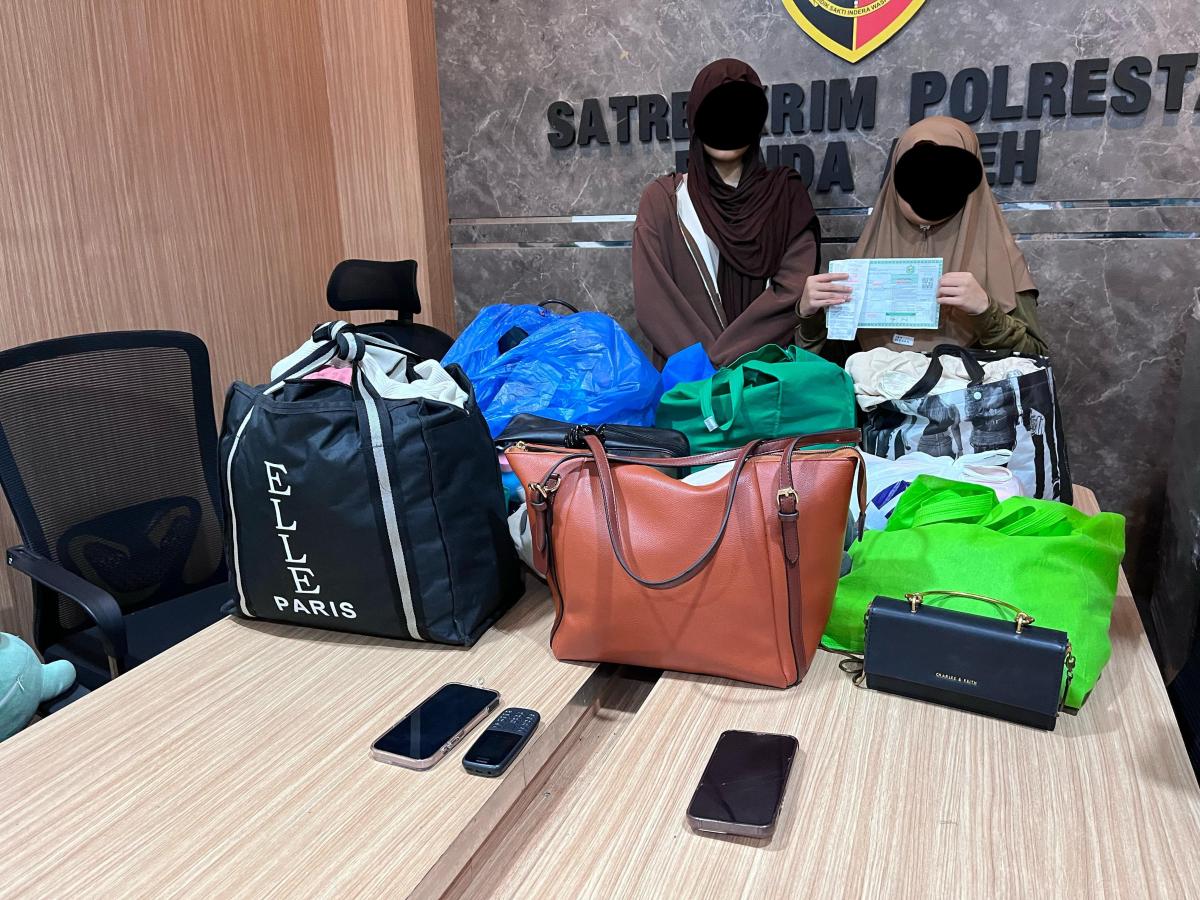 <b>Wanita Asal Riau Ditangkap Polisi di Banda Aceh, Dilaporkan atas Kasus Penipuan Beli Emas dengan Modus Bukti Transfer Palsu</b>