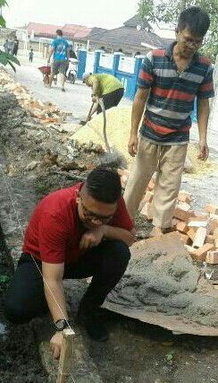 Dengan Dana Swadaya, Warga Perum GBA 3 Sidomulyo Barat Pekanbaru Bangun Parit Pengantisipasi Banjir