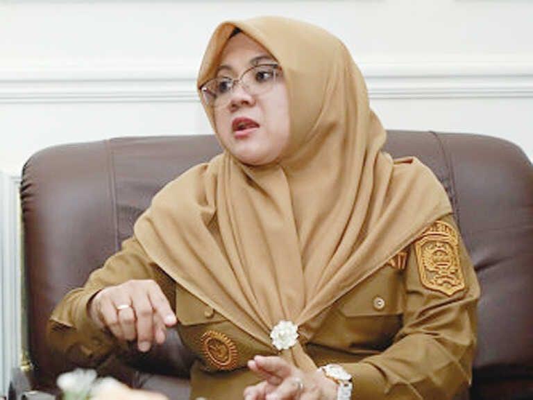 <b>Mobil Dinas Bupati Siak Tak Jadi Ditarik Vendor</b>