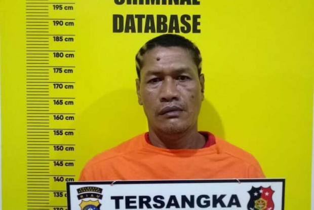 Mengaku Polisi untuk Merampok ABG, Oknum Anggota Organisasi Sayap Partai di Pekanbaru Dihajar Massa dan Motornya Dibakar
