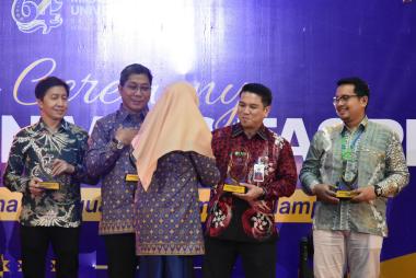 bbrk-syariah-raih-penghargaan-kemitraan-ekosistem-keuangan-kampus-di-milad-ke64-unrib