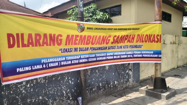TPS di Belakang Markas Polsek Senapelan Ditutup, Kedapatan Buang Sampah Didenda hingga Rp5 Juta