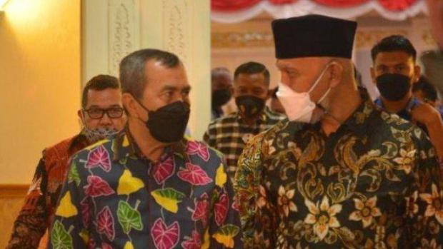 Gubernur Riau Syamsuar dan Gubernur Sumbar Mahyeldi Cerita Kesamaan Nasib yang tak Bisa Dilupakan