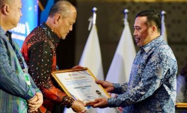 bombudsman-ri-berikan-penghargaan-anugerah-tingkat-nasional-kepada-pemprov-riaub