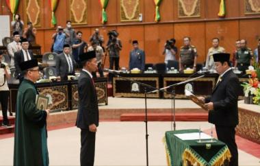 sah-andi-dharma-taufik-resmi-jadi-anggota-dprd-riau