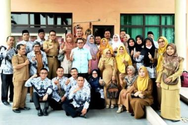 terima-aspirasi-bkh-pgri-komisi-v-dprd-riau-minta-disdik-dan-bkd-bantu-permasalahan-guru-honorer